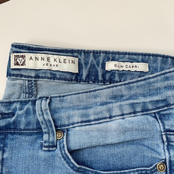 Anne Klein Jeans capris. - Picture 2 of 3